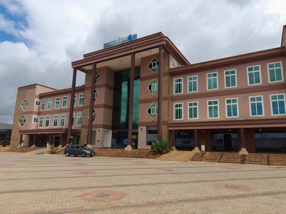 Cate Hotel Morogoro エクステリア 写真